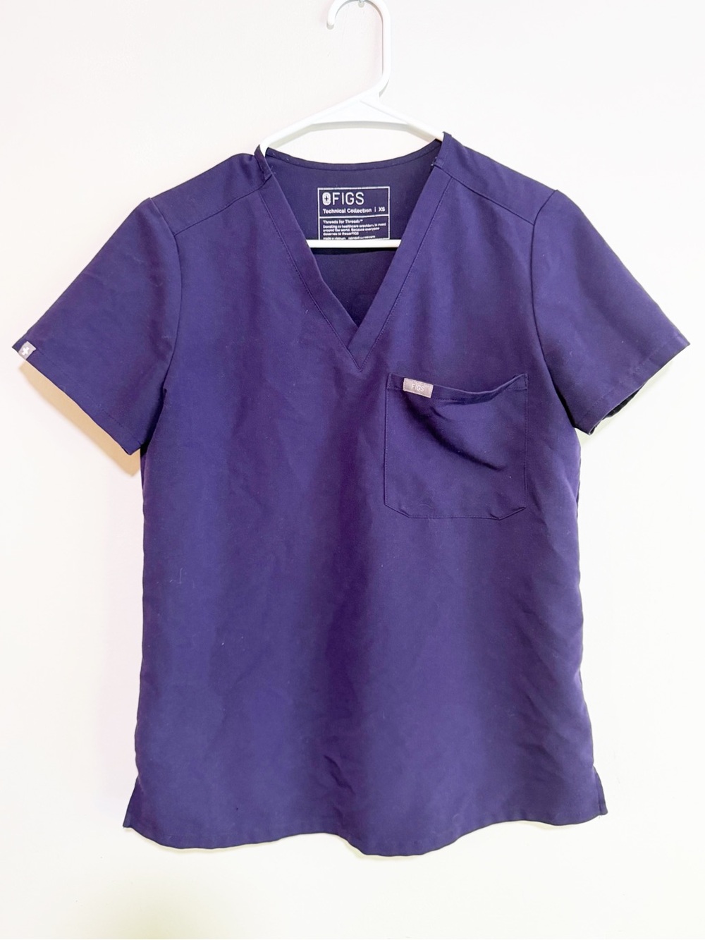 Figs catarina one pocket scrub top purple size extra small